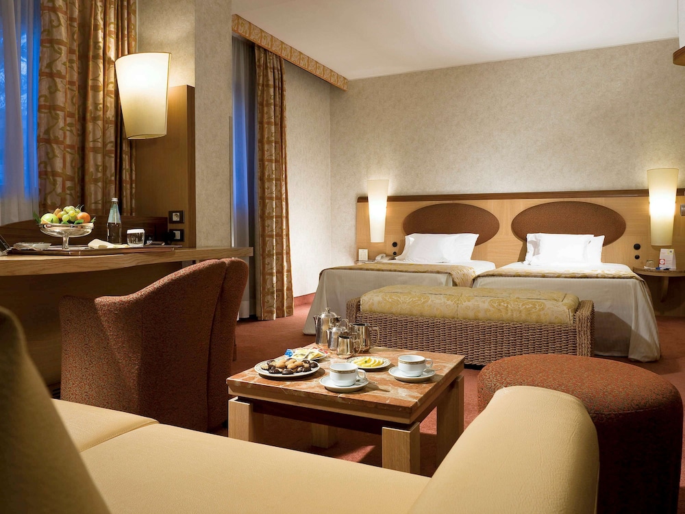 Mercure Roma West 26/73