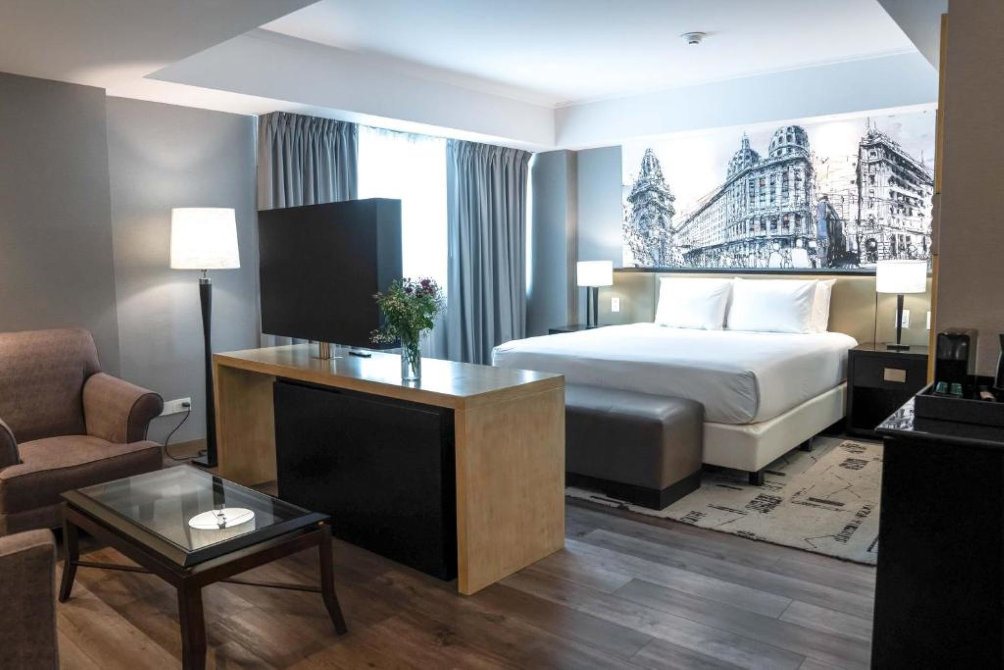 JUNIOR SUITE, KING BED