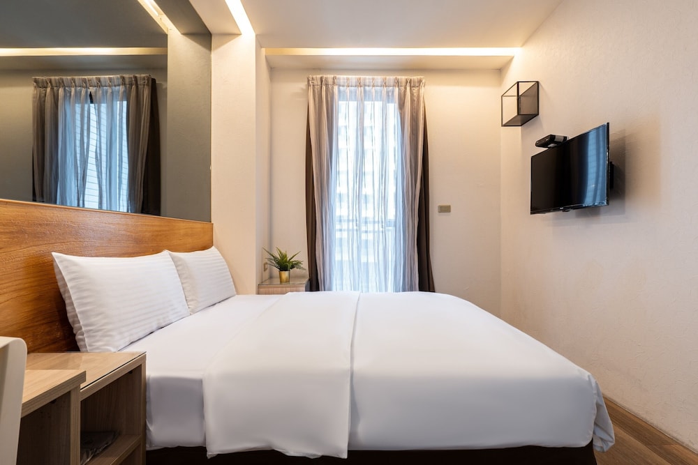 CHECK inn Express Taichung Fuxing Hall 2 24/42
