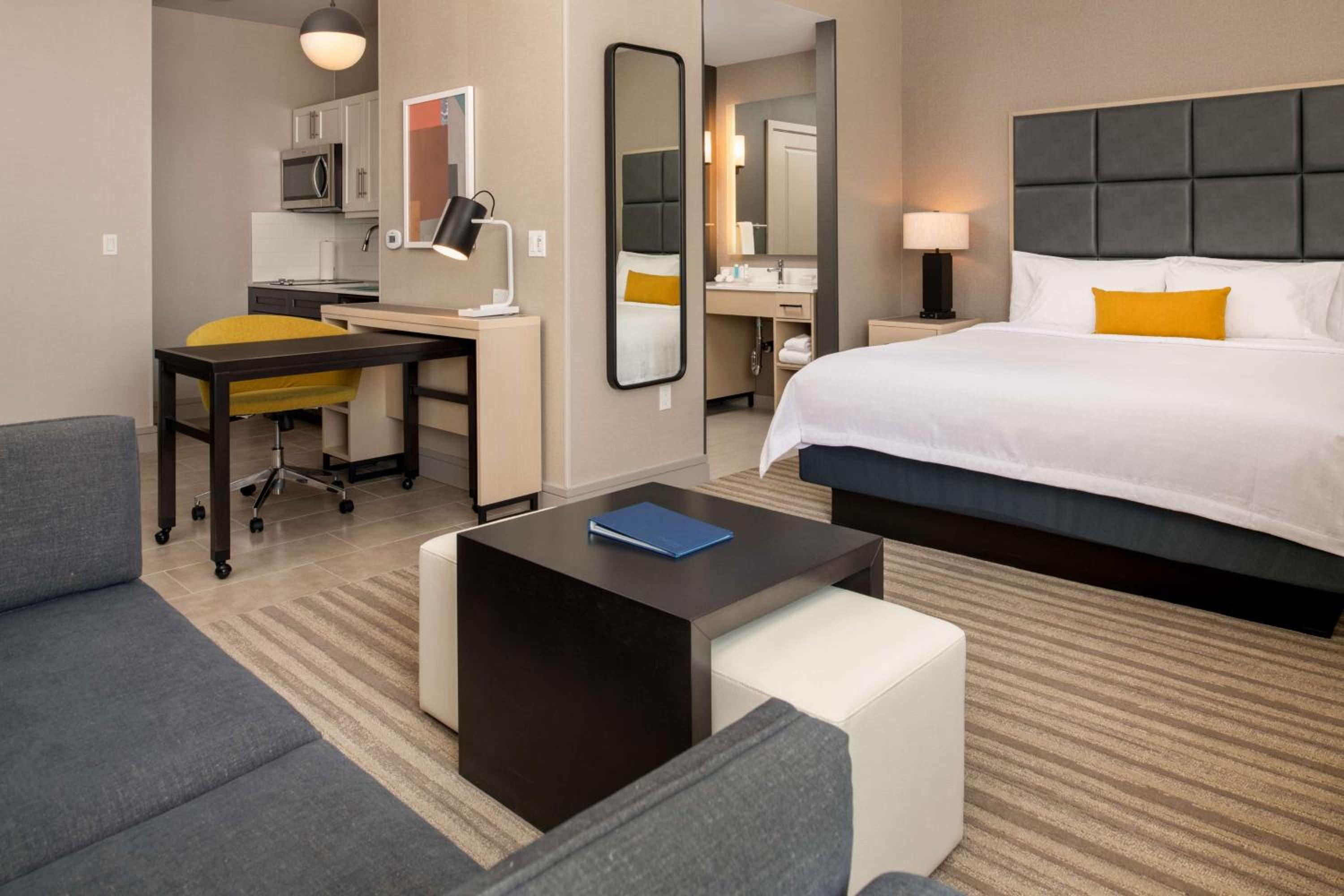 Room at Homewood Suites by Hilton Belmont, BELMONT - CA