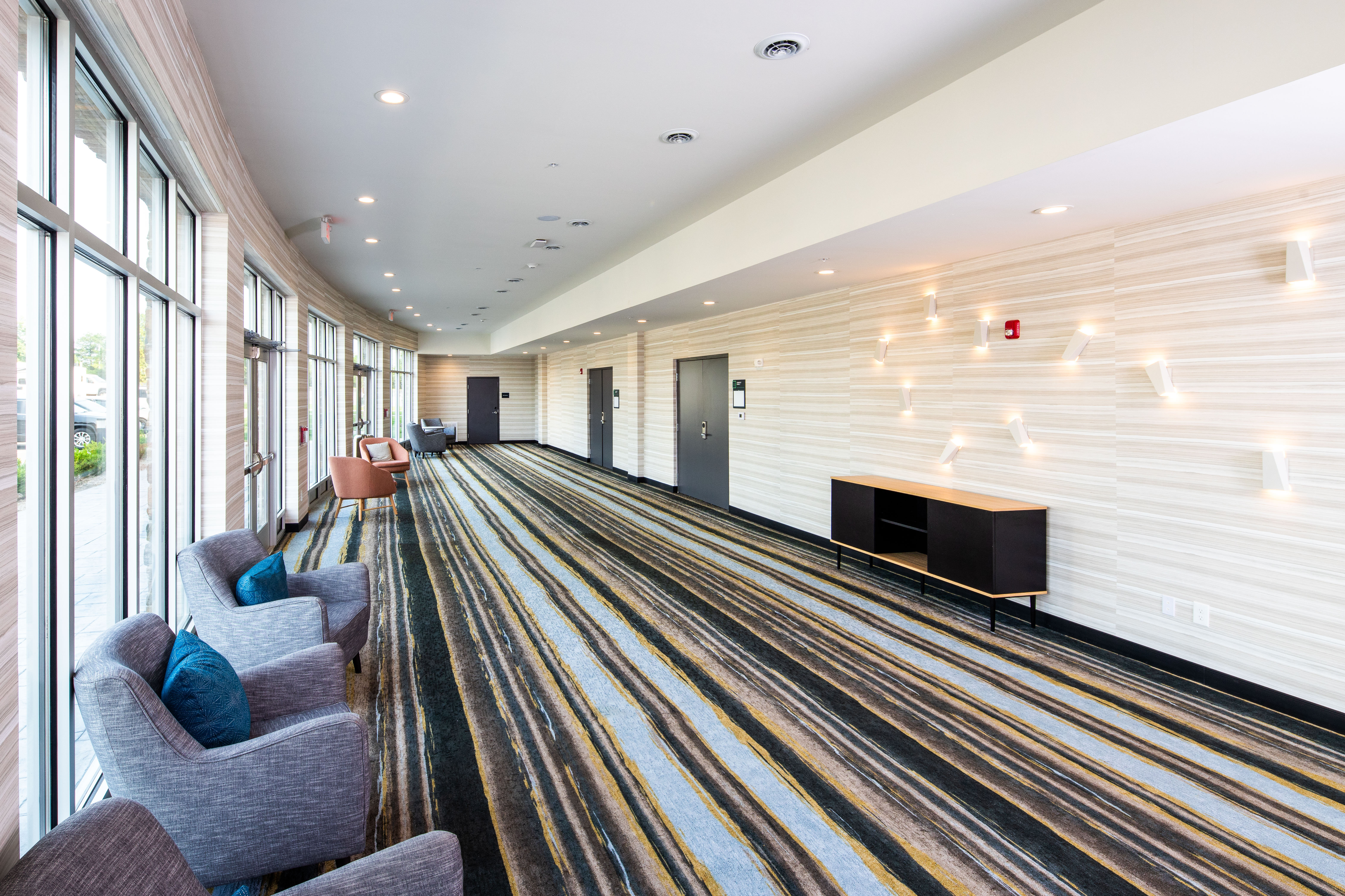 Holiday Inn & Suites Detroit - Troy, an IHG Hotel 32/50