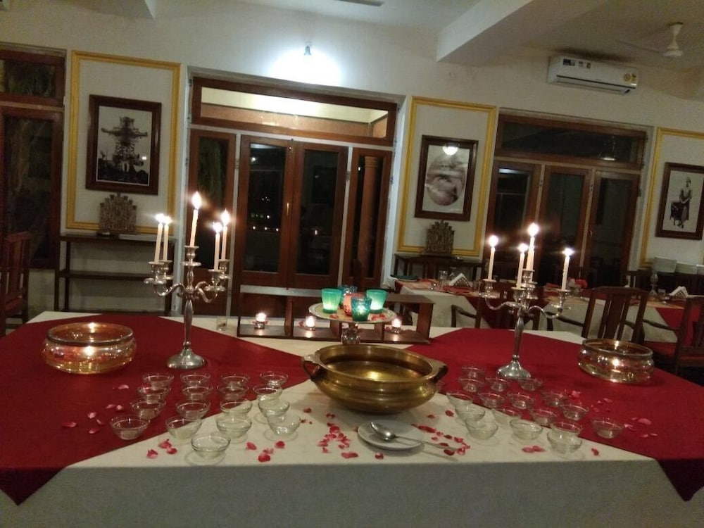 Bhanwar Vilas Palace 35/56