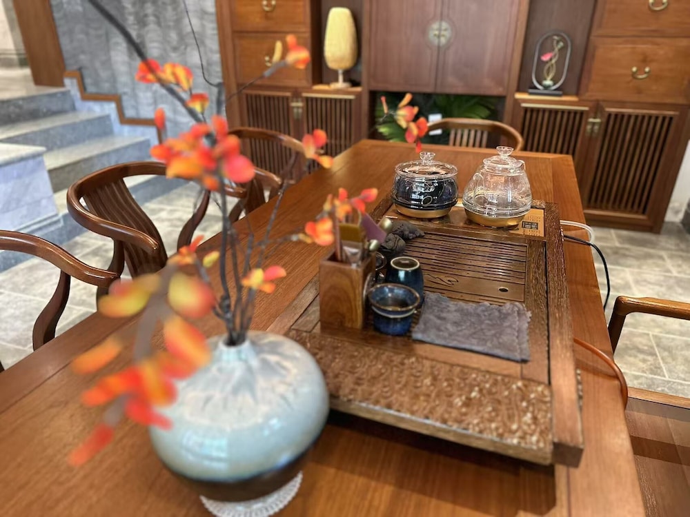 Nostalgia S Hotel (Kunming North Huancheng Road Railway Station) 30/50