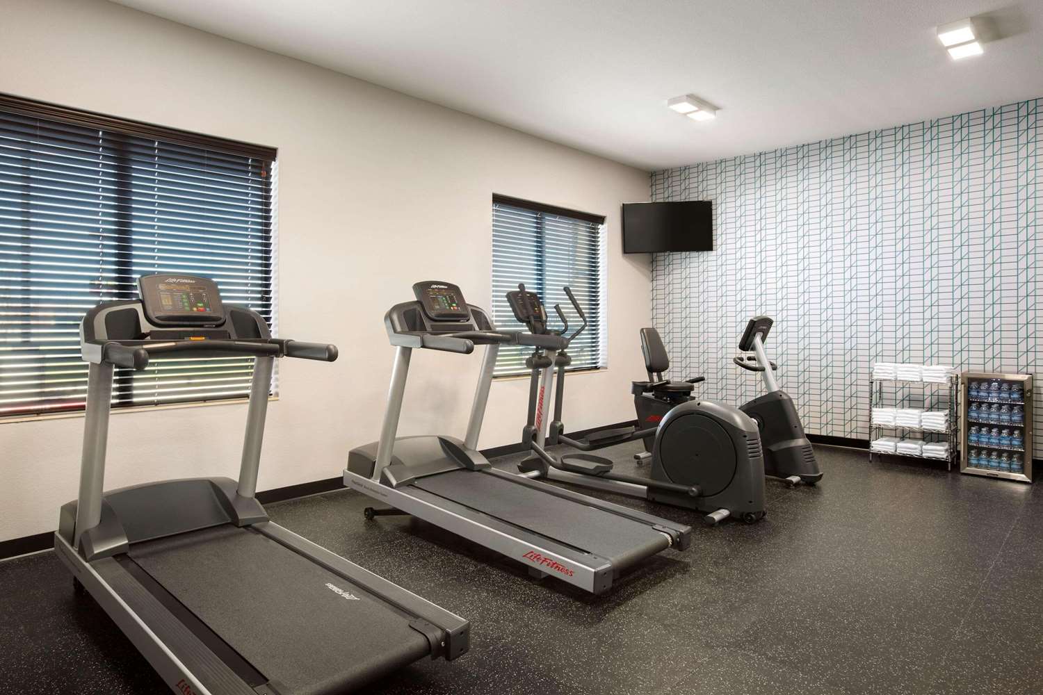 Country Inn & Suites by Radisson, New Braunfels, TX 12/27
