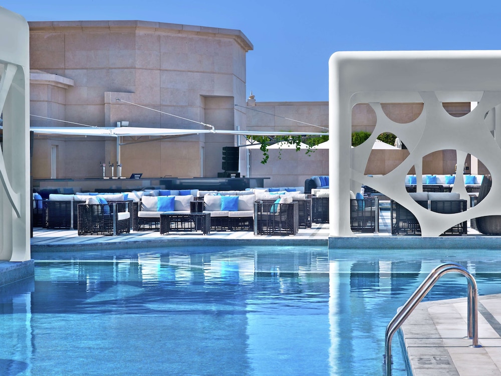 swimming pool spa