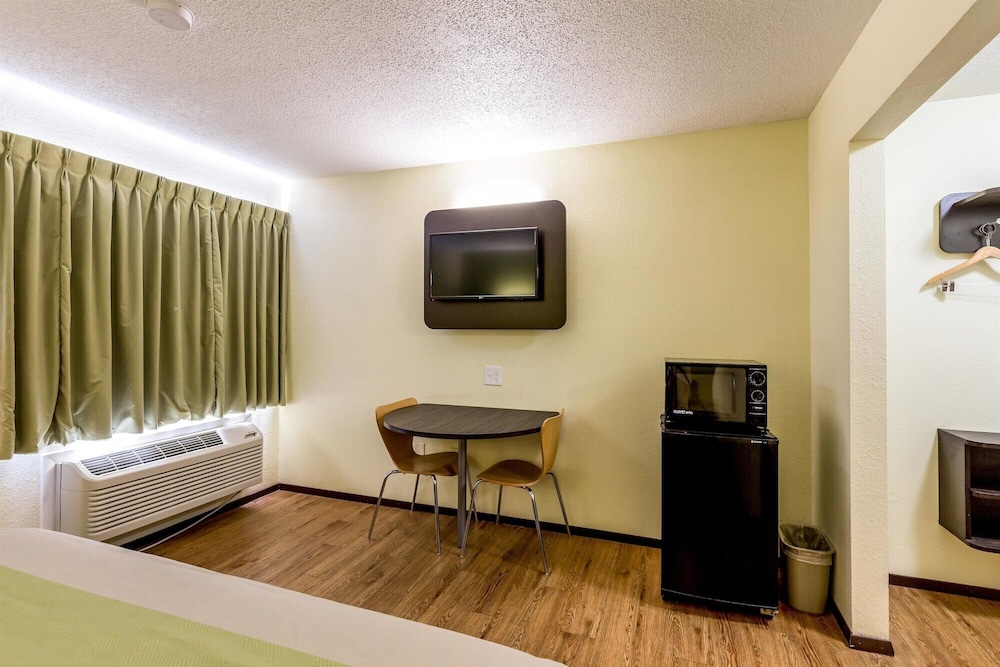 Motel6 Troy, IL 32/46