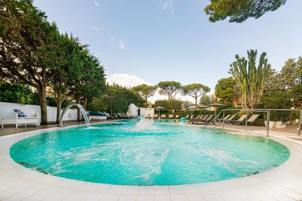 Hermitage Resort and Thermal Spa Hotel 58/76
