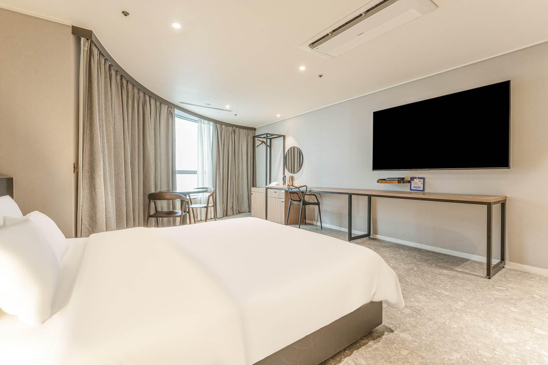 Queen Town Hotel 14/33
