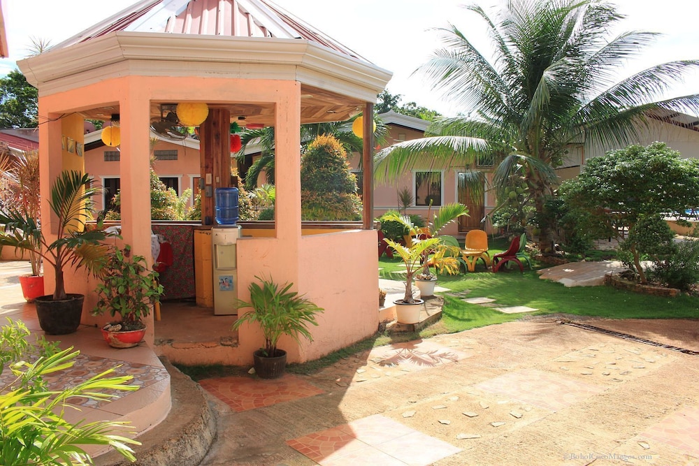 Coco Mango's Place 4/66