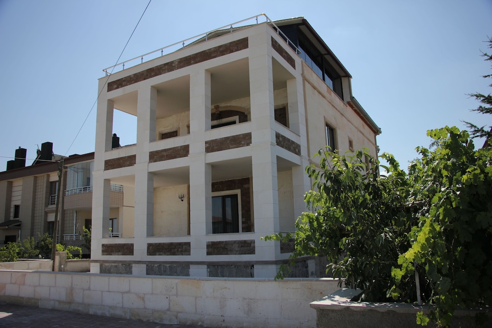 El Nazar Stone Suite 6/50