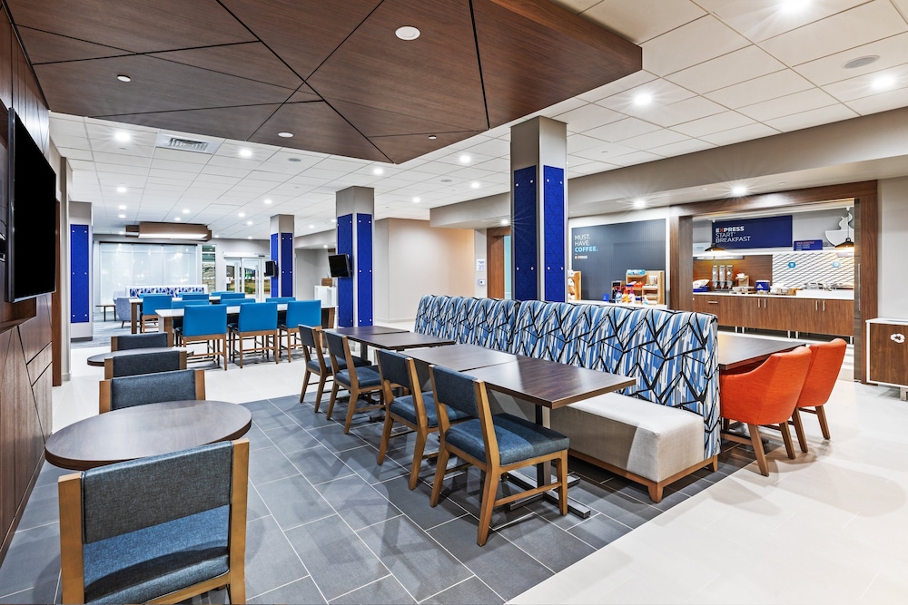 Holiday Inn Express & Suites - Houston SW - Rosenberg, an IHG Hotel 32/46