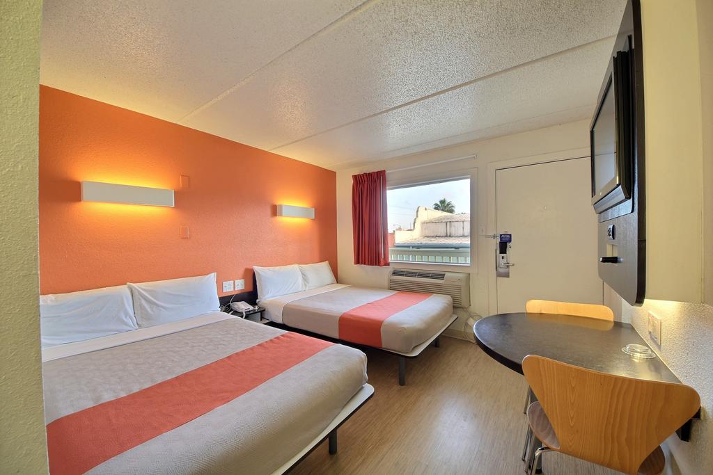 Motel 6 South Padre Island 11/33
