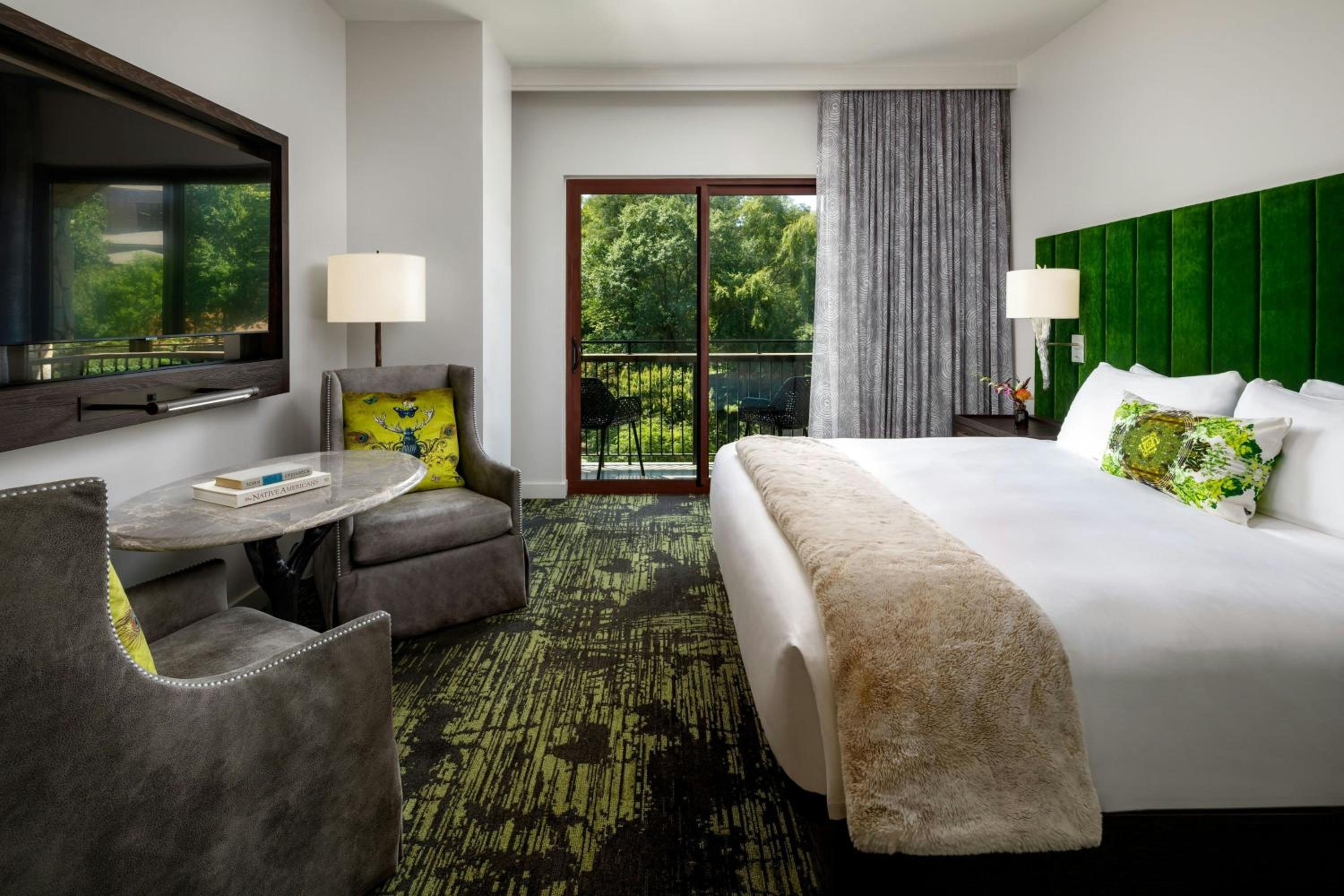 Room, King Bed, Falls View, Balcony
