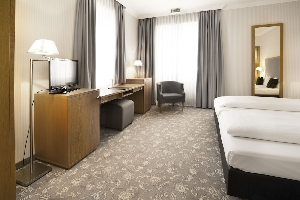 Townhouse Hotel 14/37