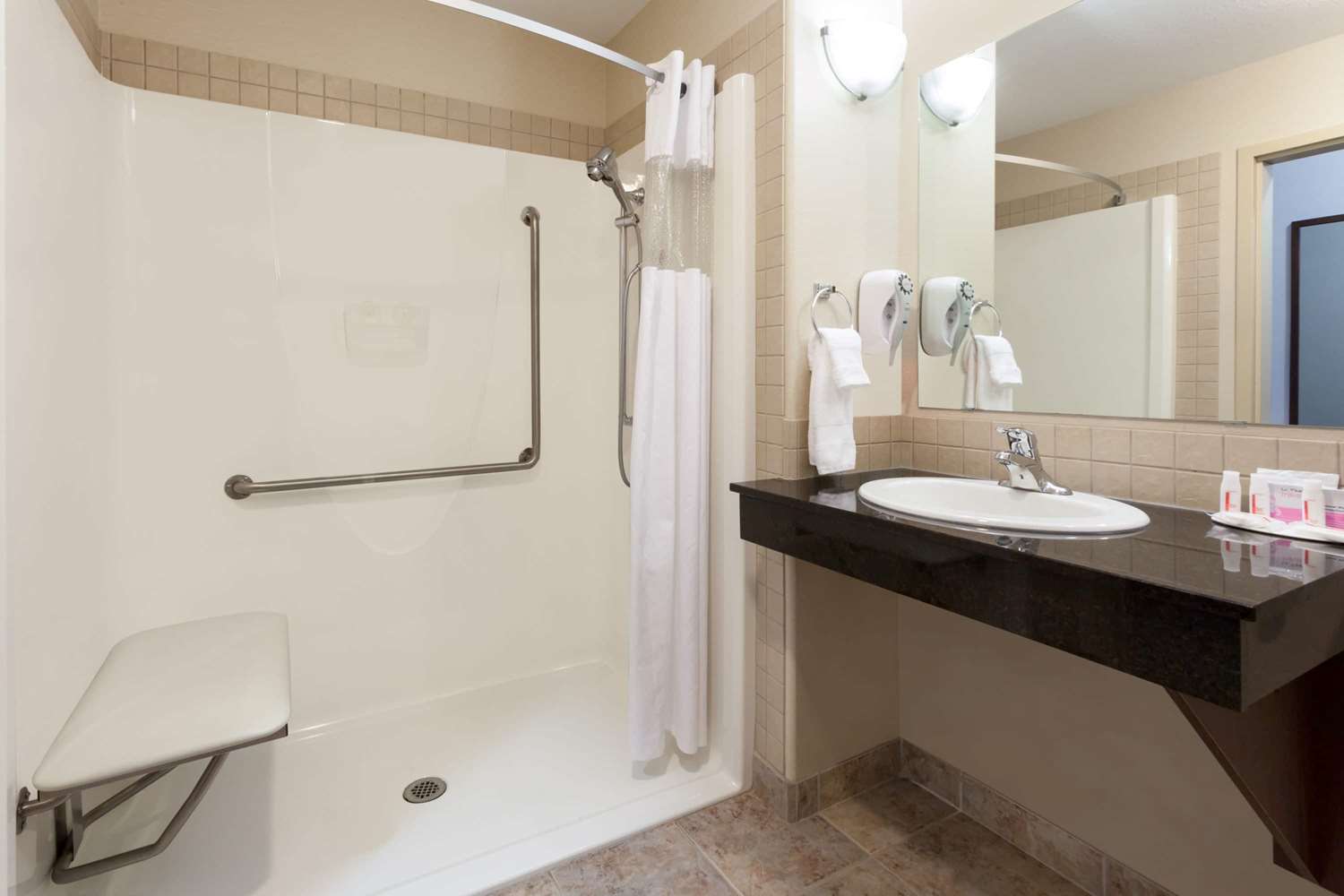 Ramada By Wyndham Weyburn 39/39
