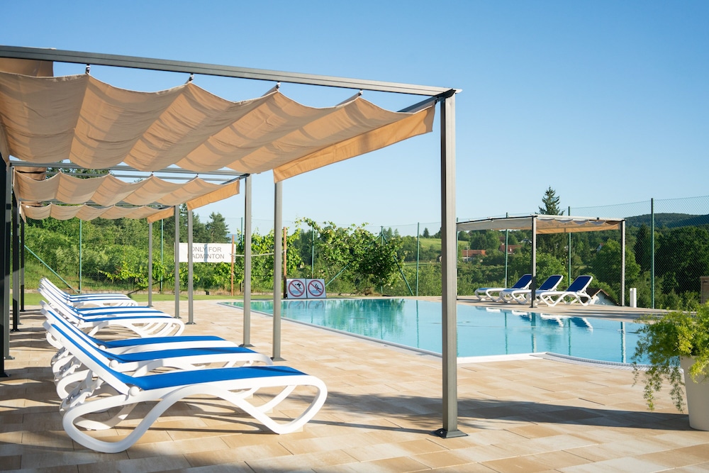 swimming pool spa
