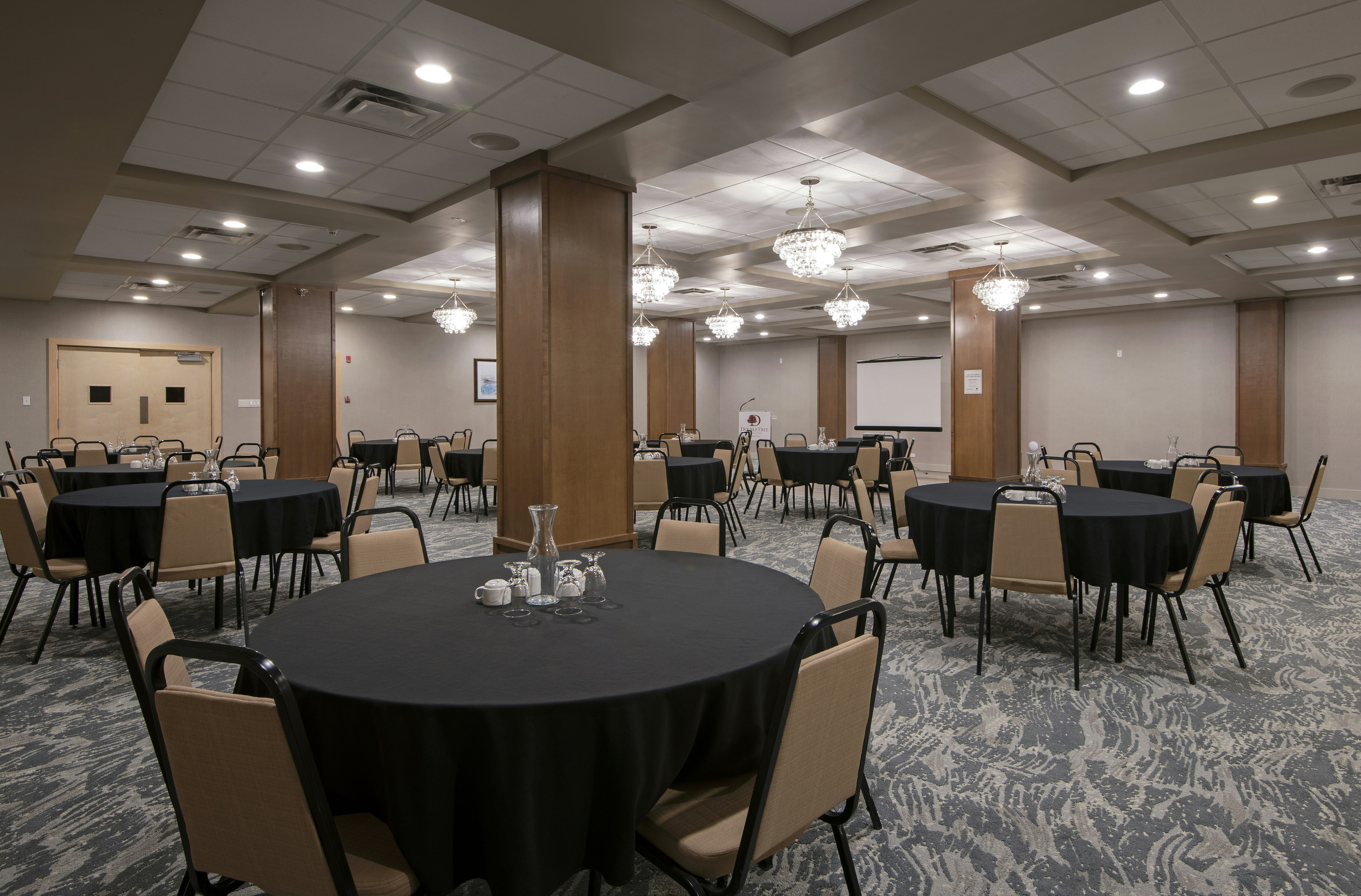 Doubletree By Hilton Kamloops 24/43