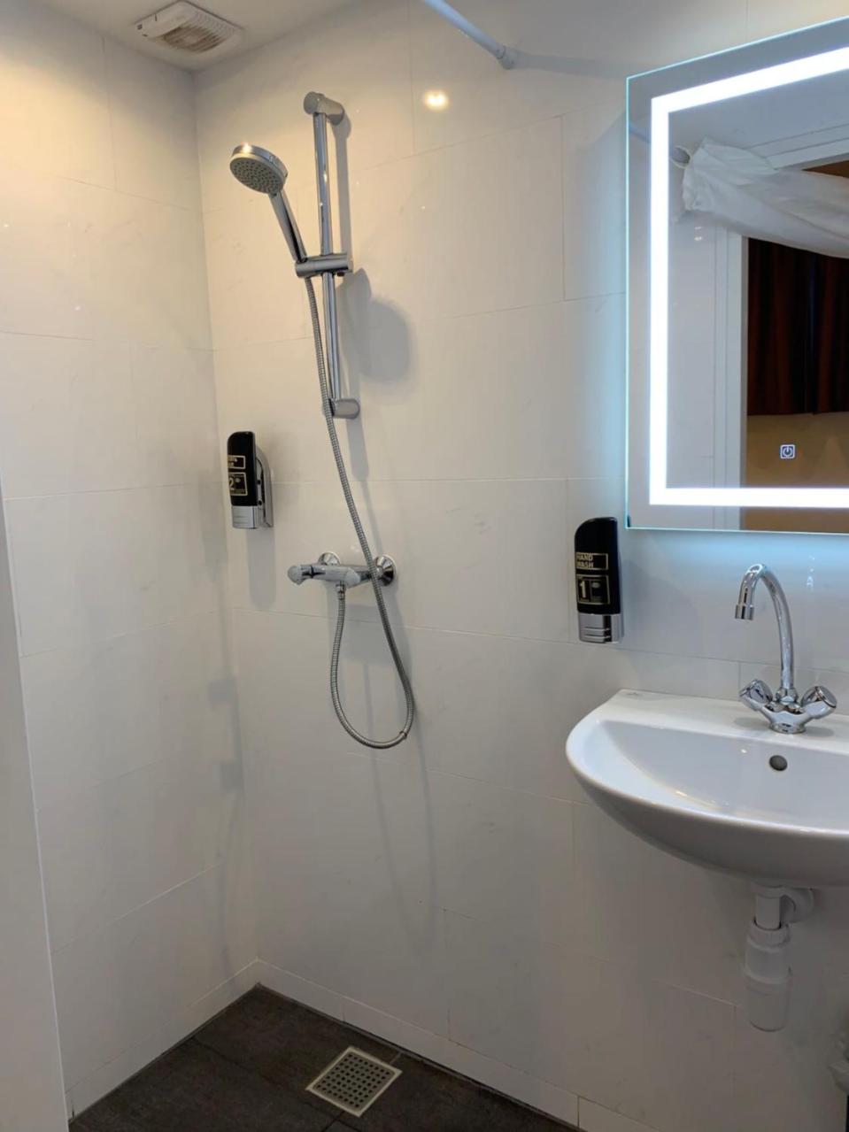 Budget Dam Hotel 24/28