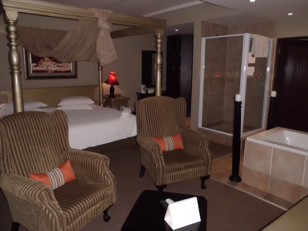 Bains Lodge 7/41