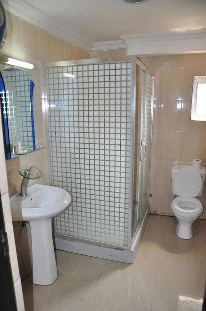 Beni Apartment And Suites 46/50