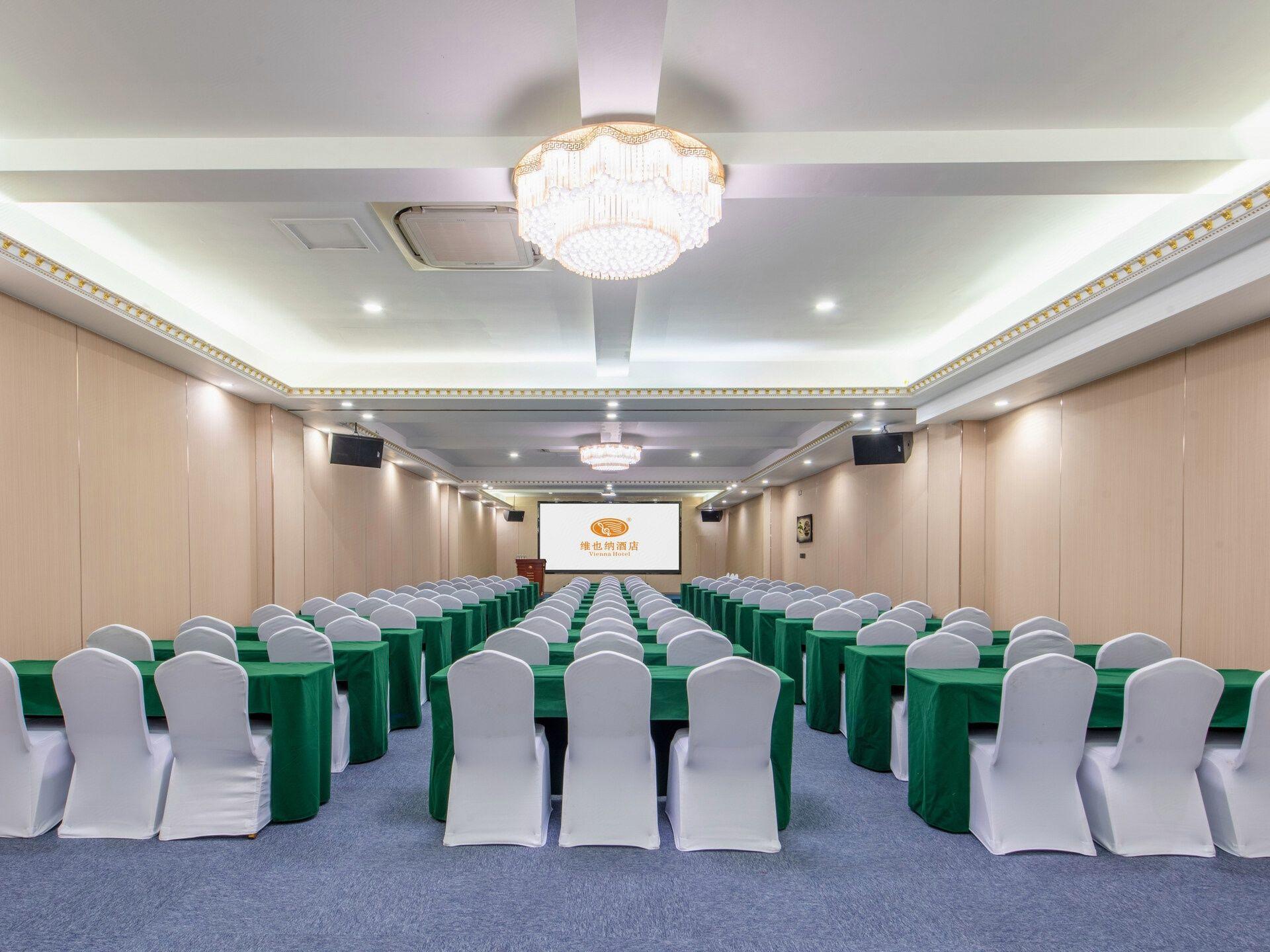 Vienna Hotel (Guangzhou Baiyun University Jinyuan Plaza) 42/54