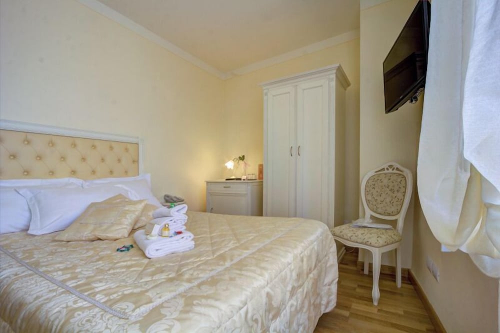 Hotel Volterra In 11/65