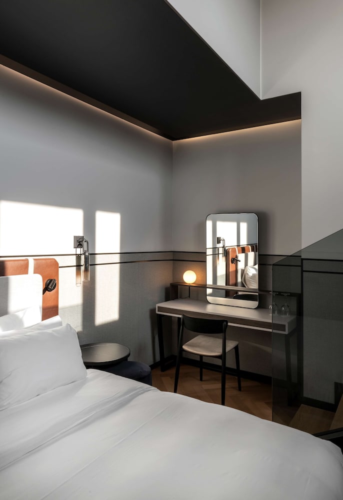 Radisson Collection Hotel, Palazzo Touring Club Milan 16/73