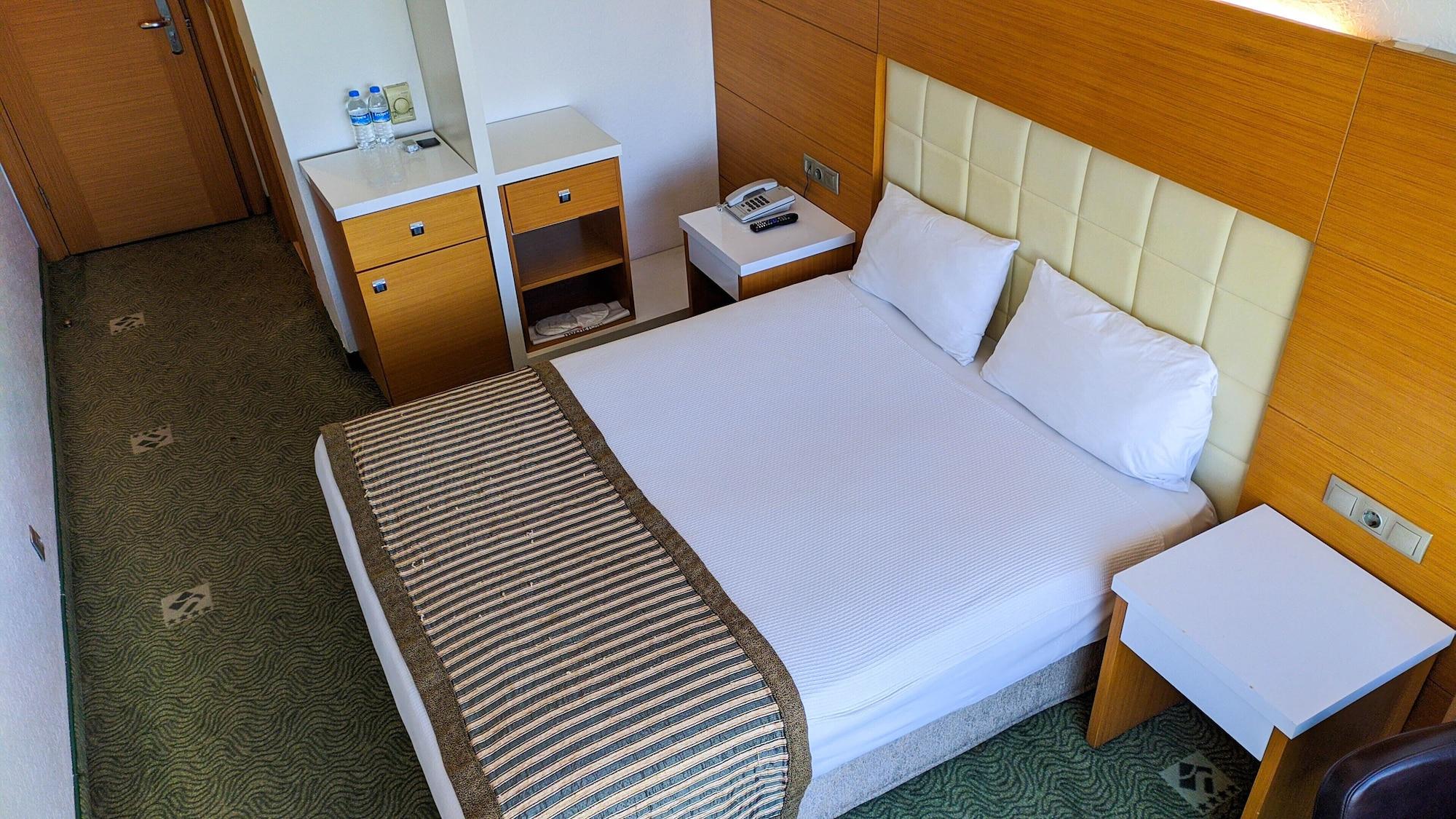 Nuzhet Hotel 12/29