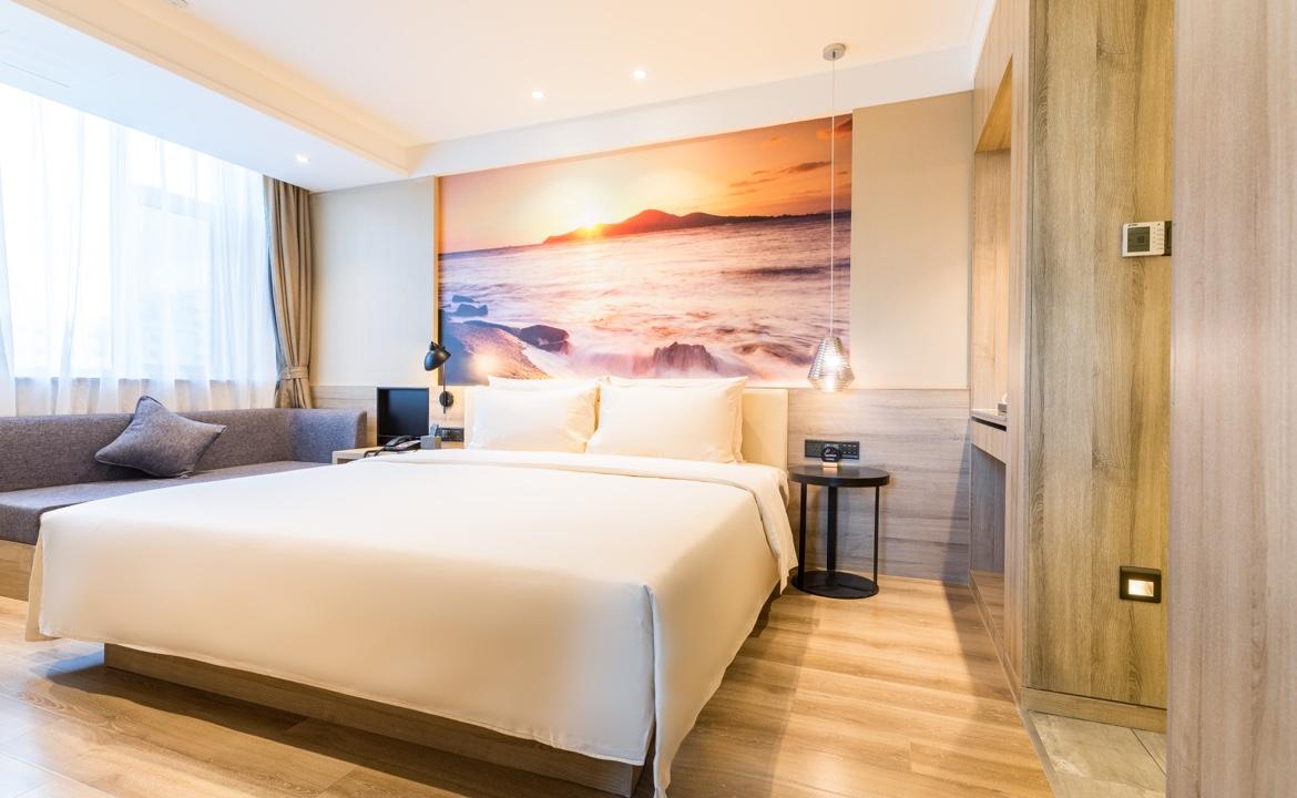 Jimu, Suite, King Bed, Sea View, Attic