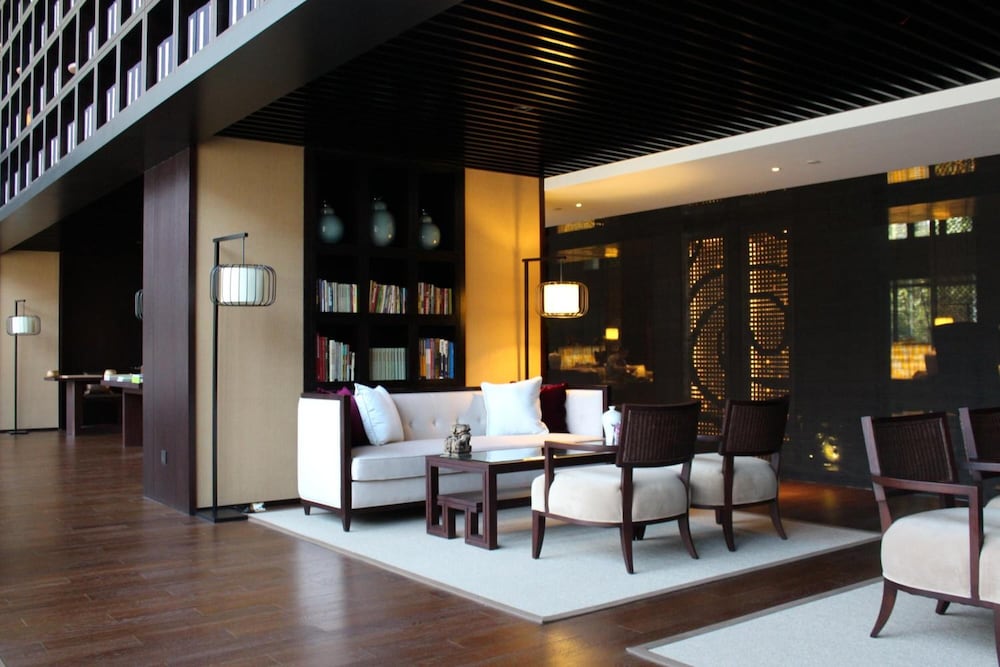 Gloria Plaza Hotel Dongsheng 30/42