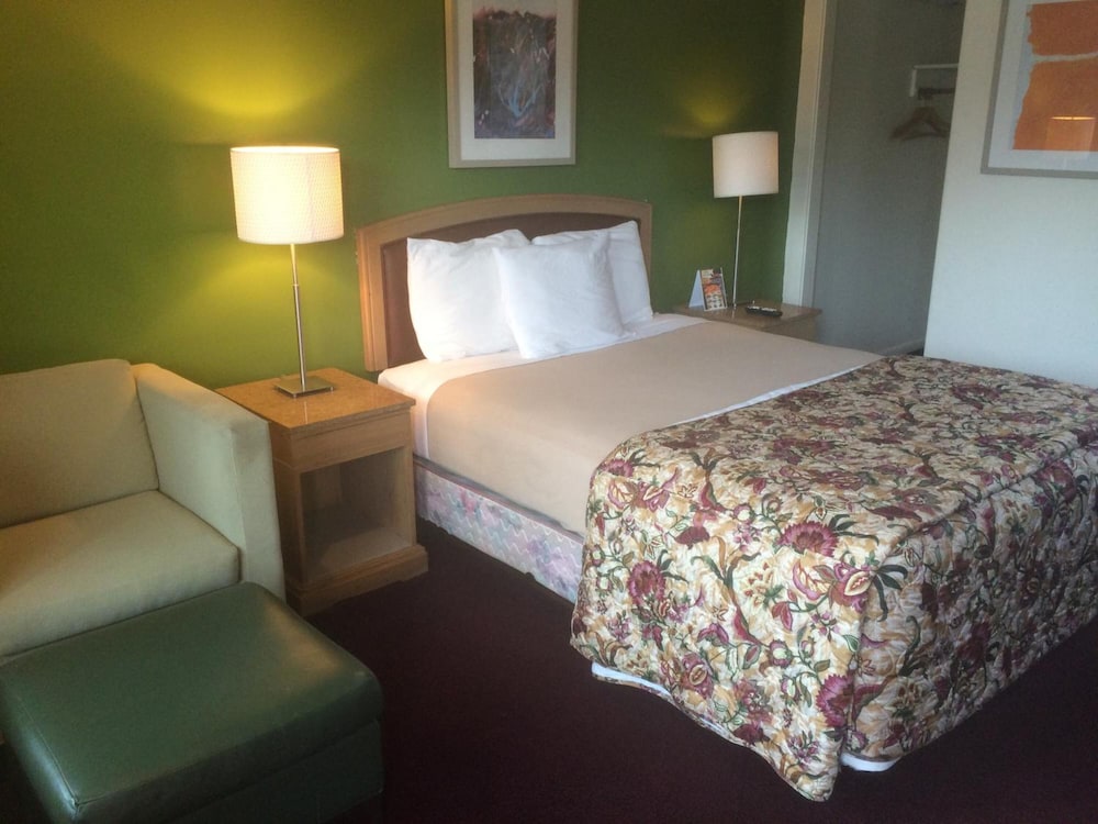 Alamo Motel 10/38