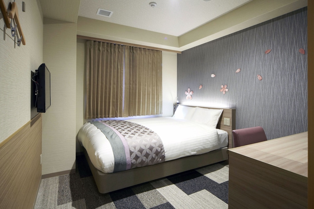 ROOM, DOUBLE BED