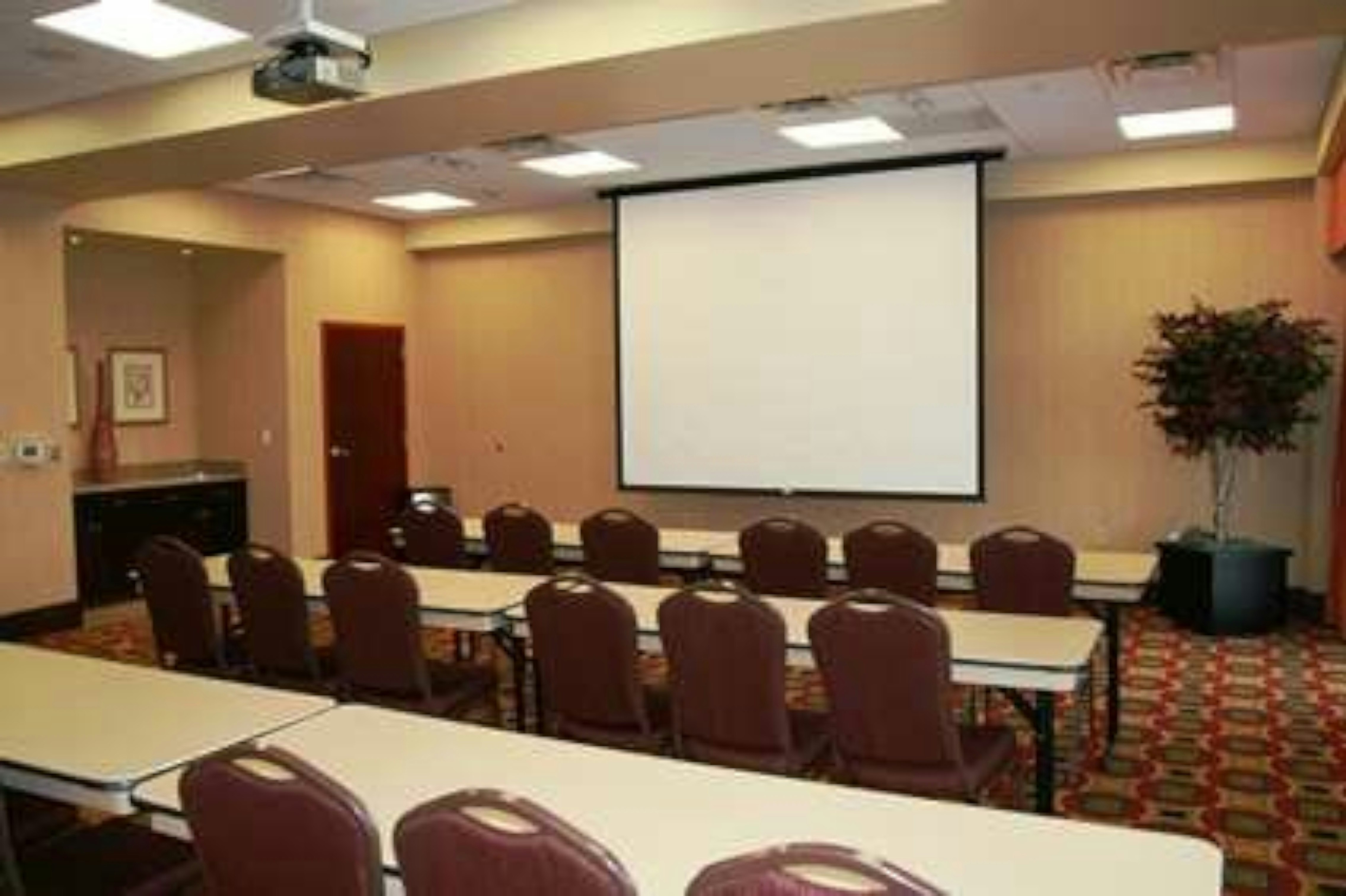 Hampton Inn And Suites Woodstock 63/74