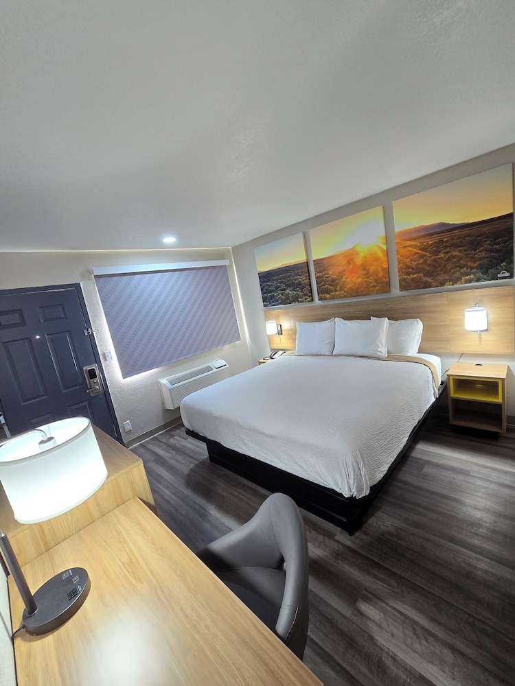 Days Inn by Wyndham Wichita Falls 23/50