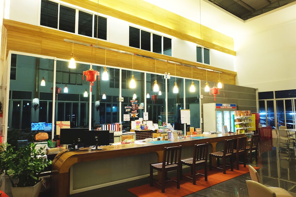 RIVERSIDE HOTEL 5/35