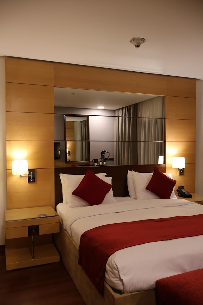 Classic, King Bed, Resort View