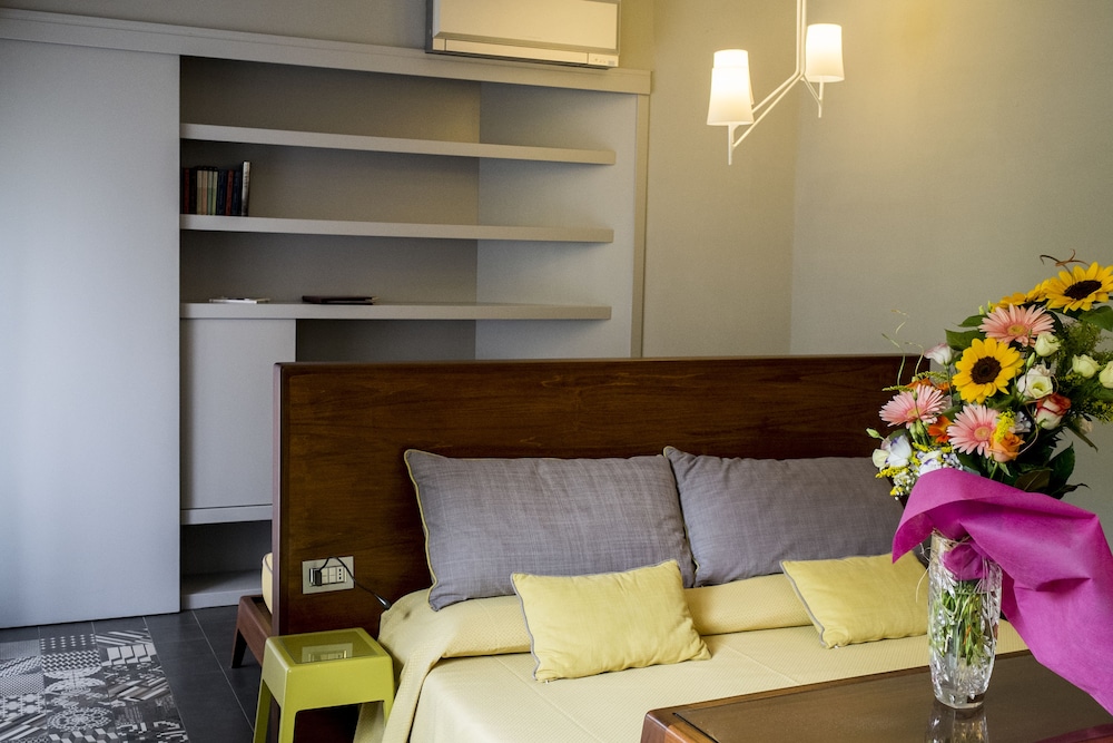 Il Roseto Resort 54/66