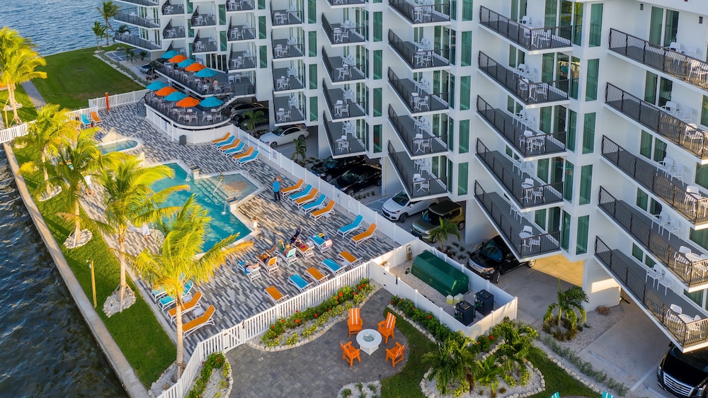 Fusion Resort in TREASURE ISLAND - FL