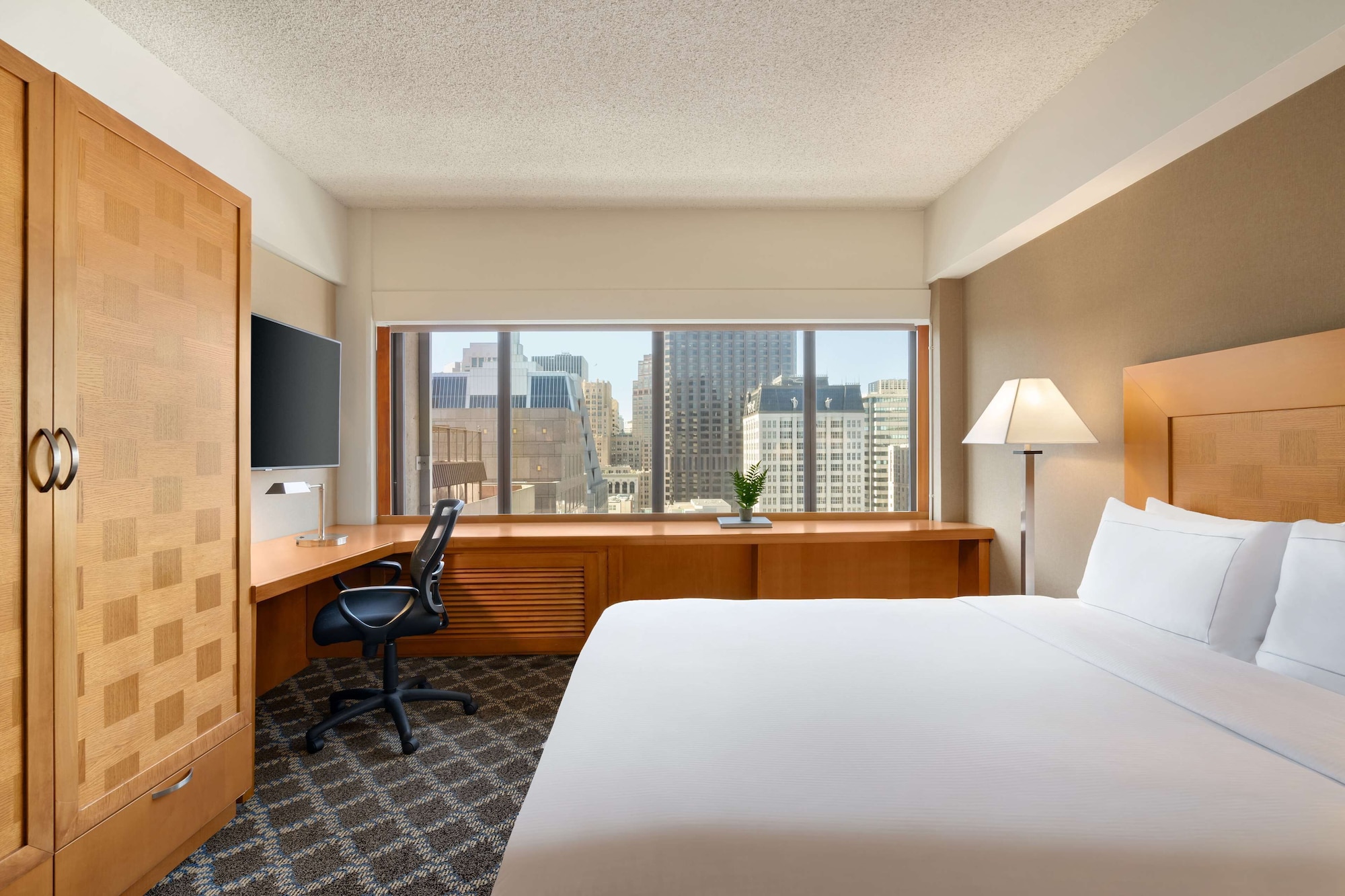 ROOM, QUEEN BED, ACCESSIBLE