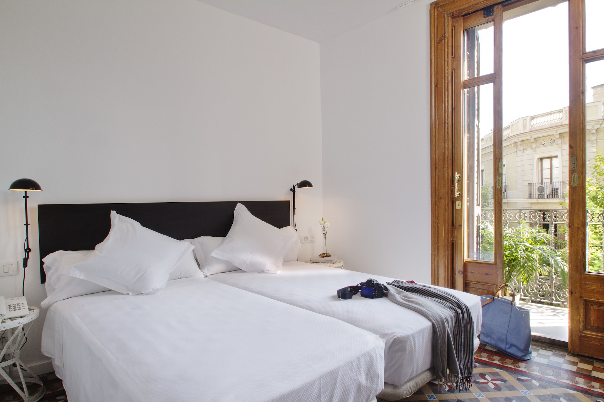 ROOM, DOUBLE OR TWIN BED, BALCONY
