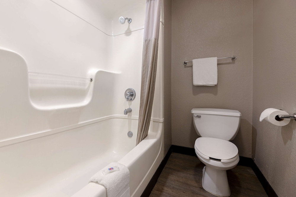 Motel6 San Antonio, TX - West SeaWorld 36/43