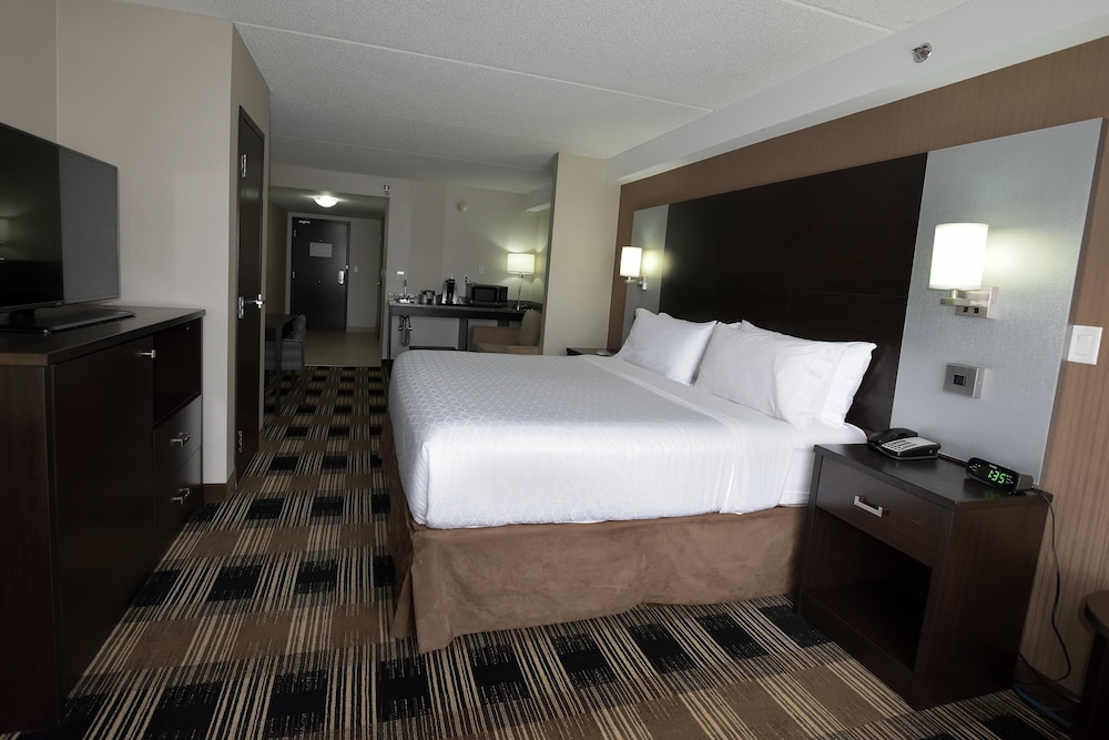 Holiday Inn Express And Suites Ottawa East Orleans 14/70