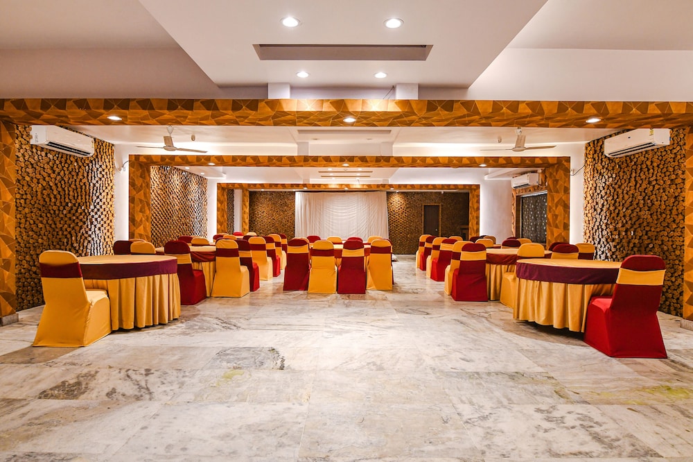 OYO Premium Hinoo Ranchi 46/53