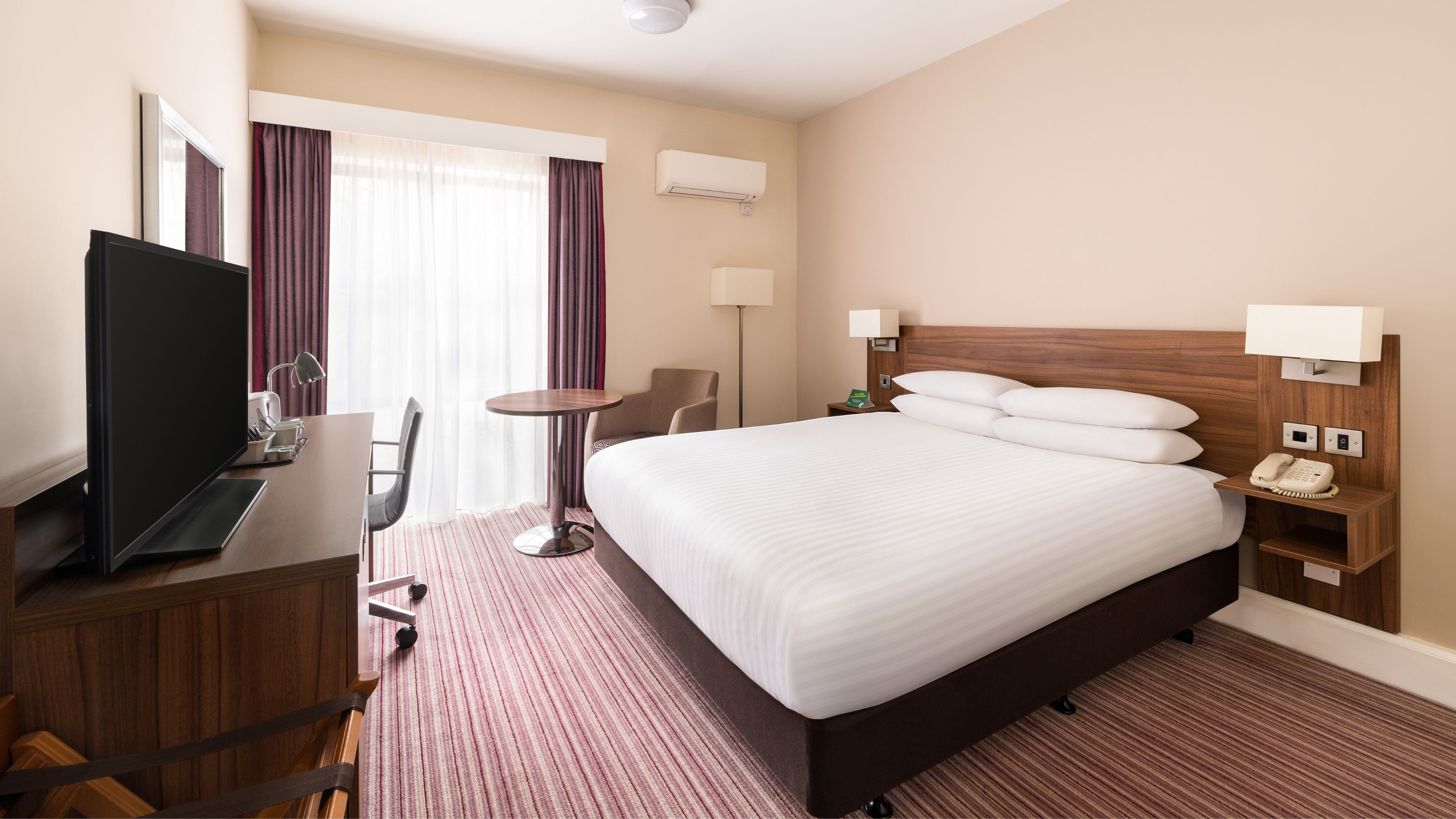 Standard, Queen Bed, Bath and Shower