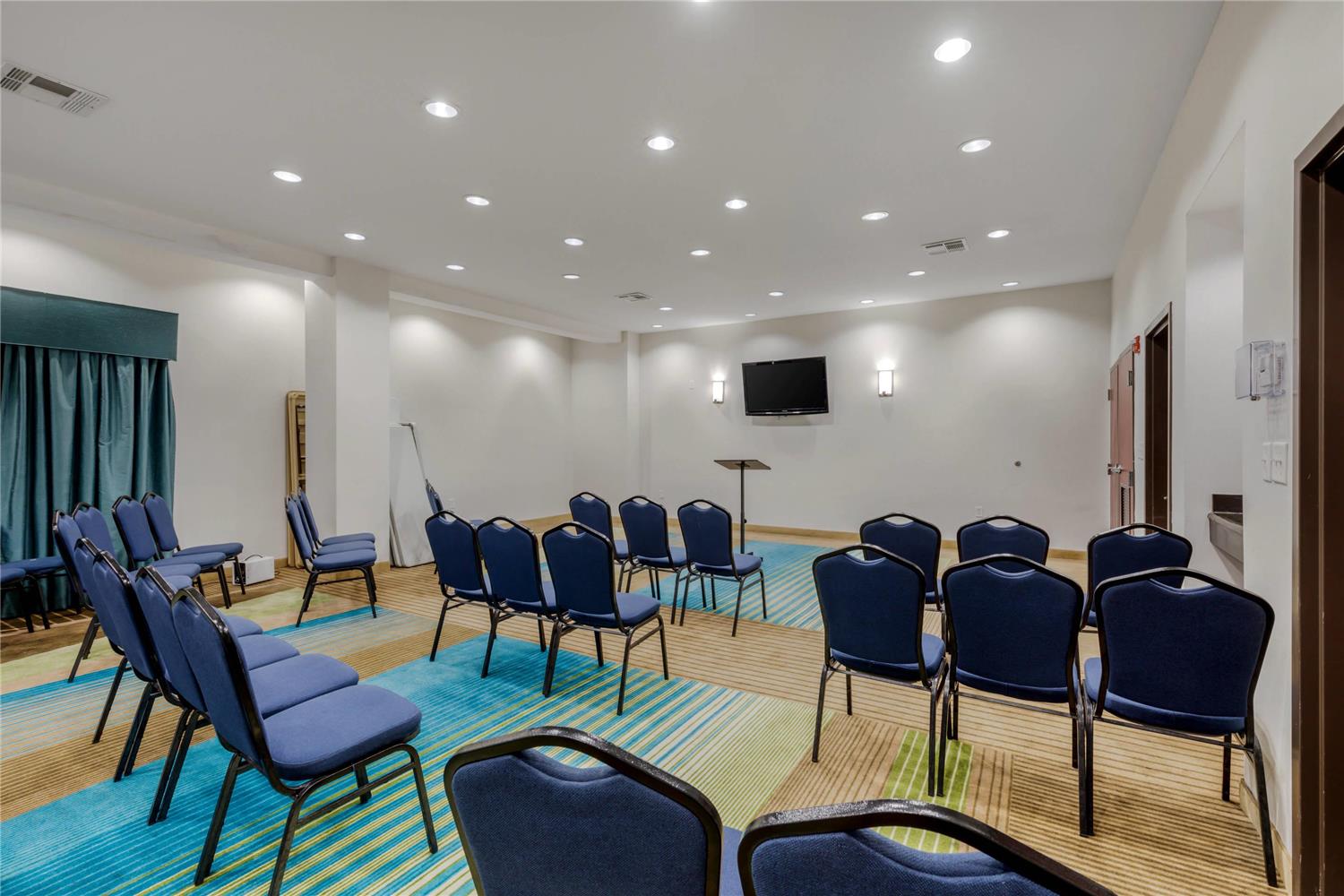 Comfort Suites Waco North - Near University Area 28/30
