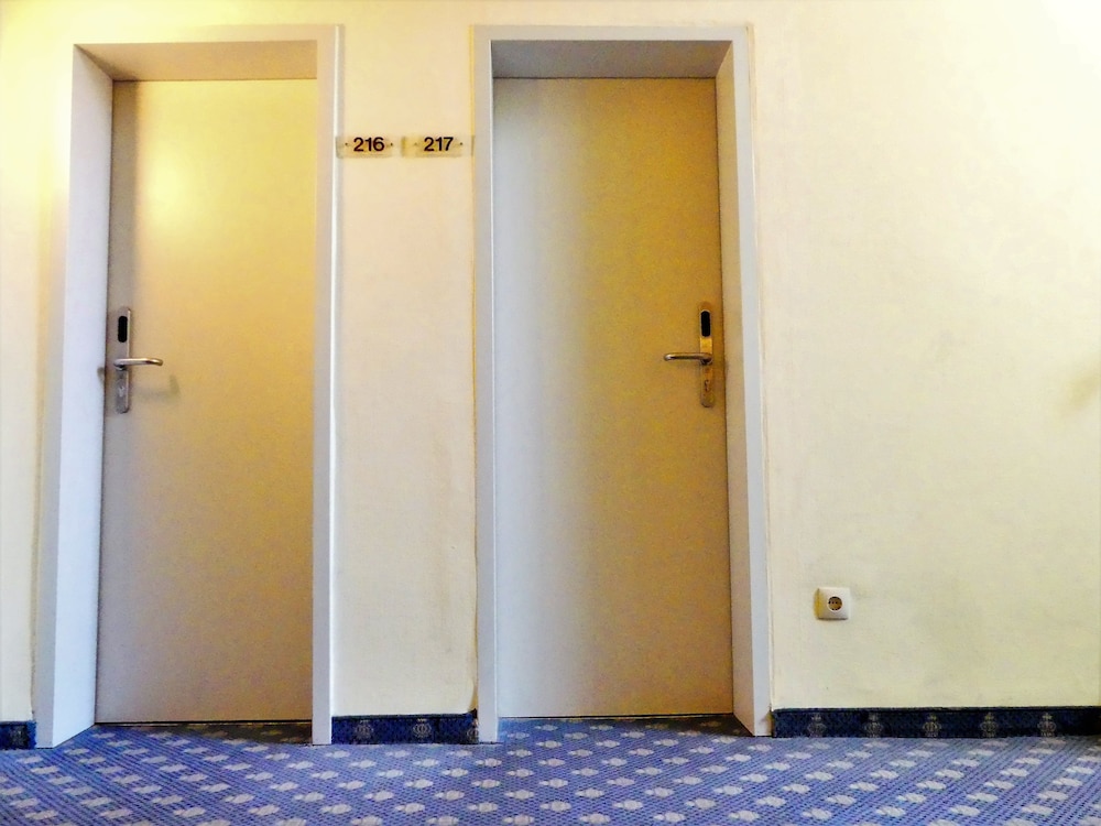 Hotel Konigshof The Arthouse 28/49