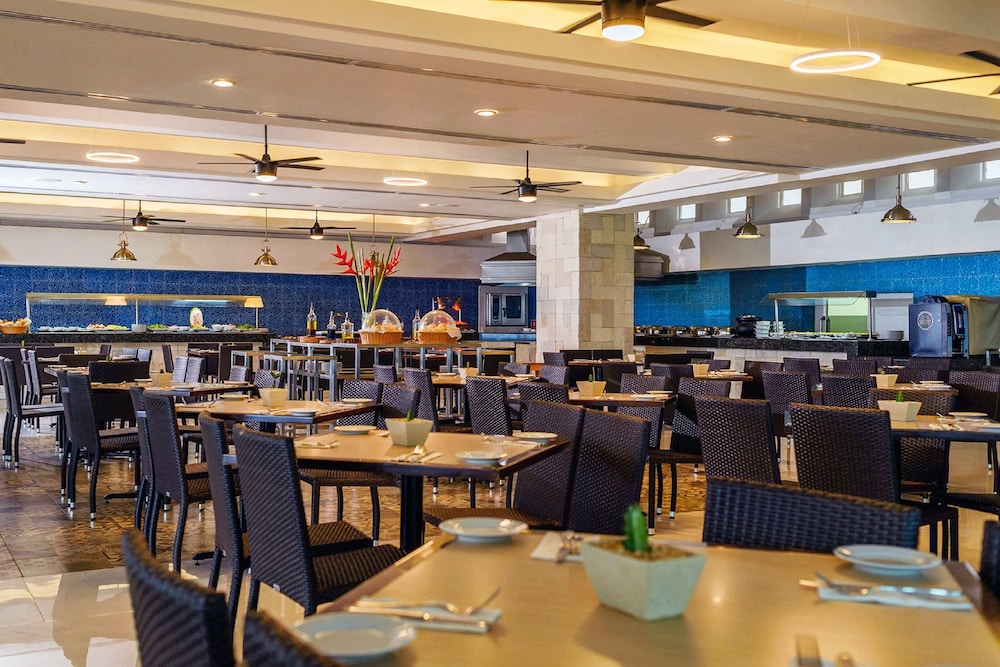 Krystal Cancun 41/50