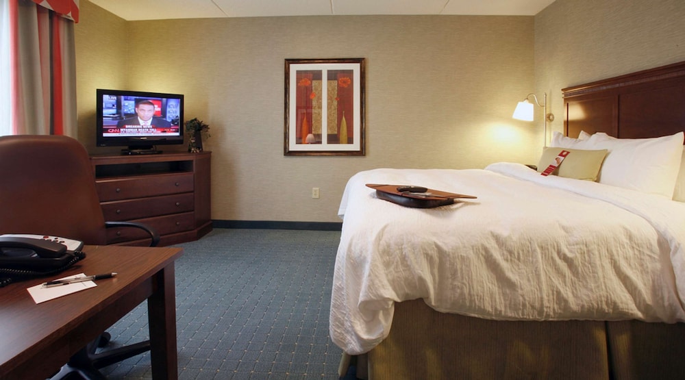 Hampton Inn Suites Columbus Polaris 16/35