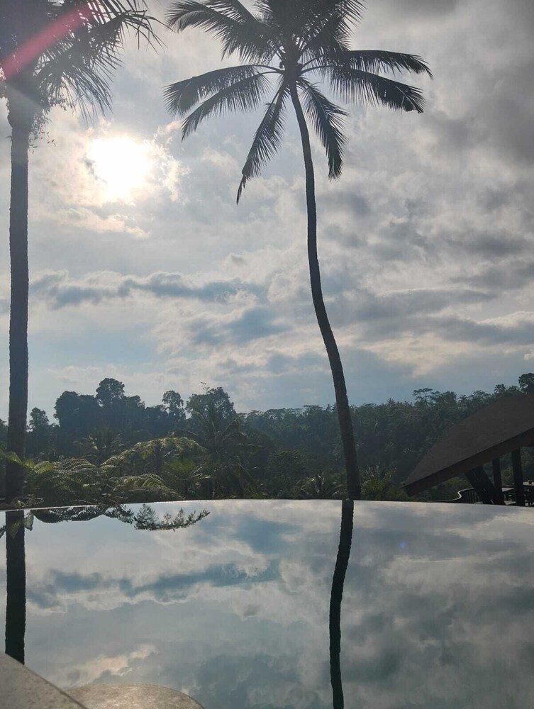 ULU Valley Retreat 44/50