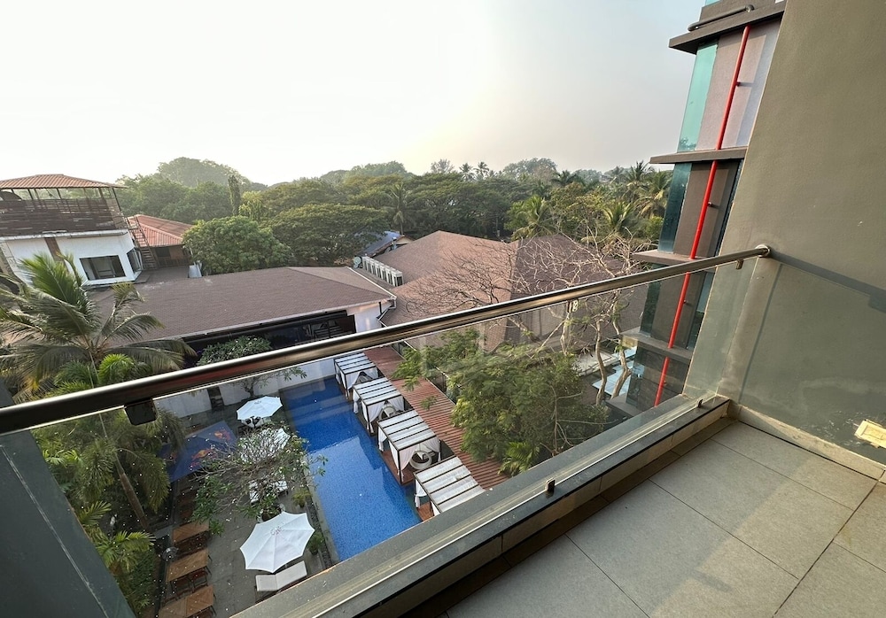 SinQ Party Hotel 24/43